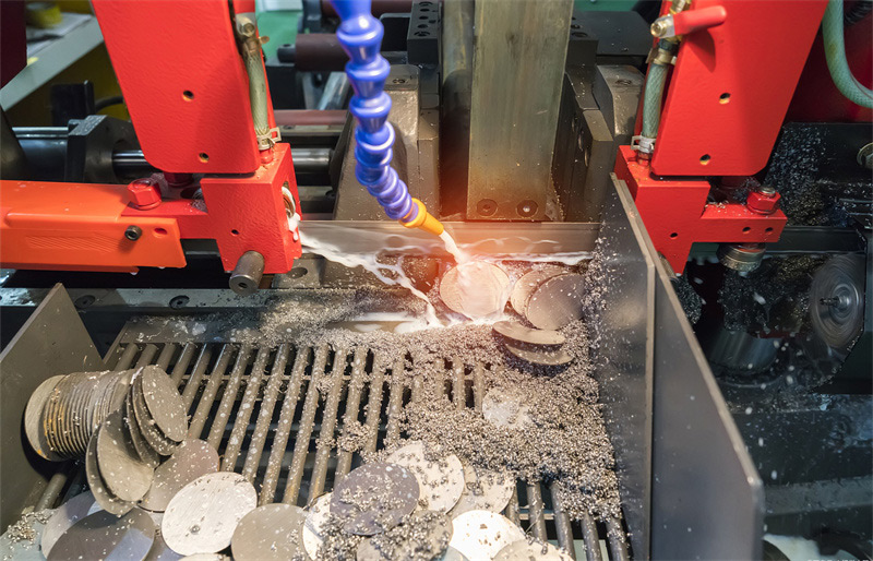 (圖:金屬加工液泡沫)