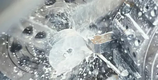 (圖:金屬清洗現(xiàn)場)