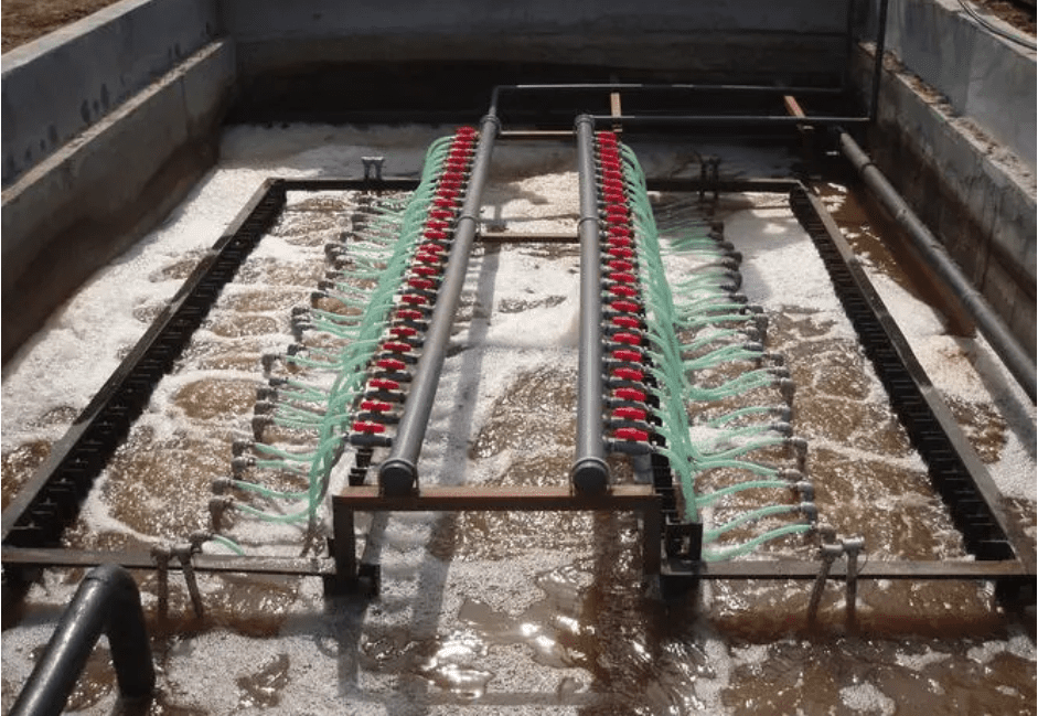 (圖:工業(yè)污水廢水起泡現(xiàn)場)